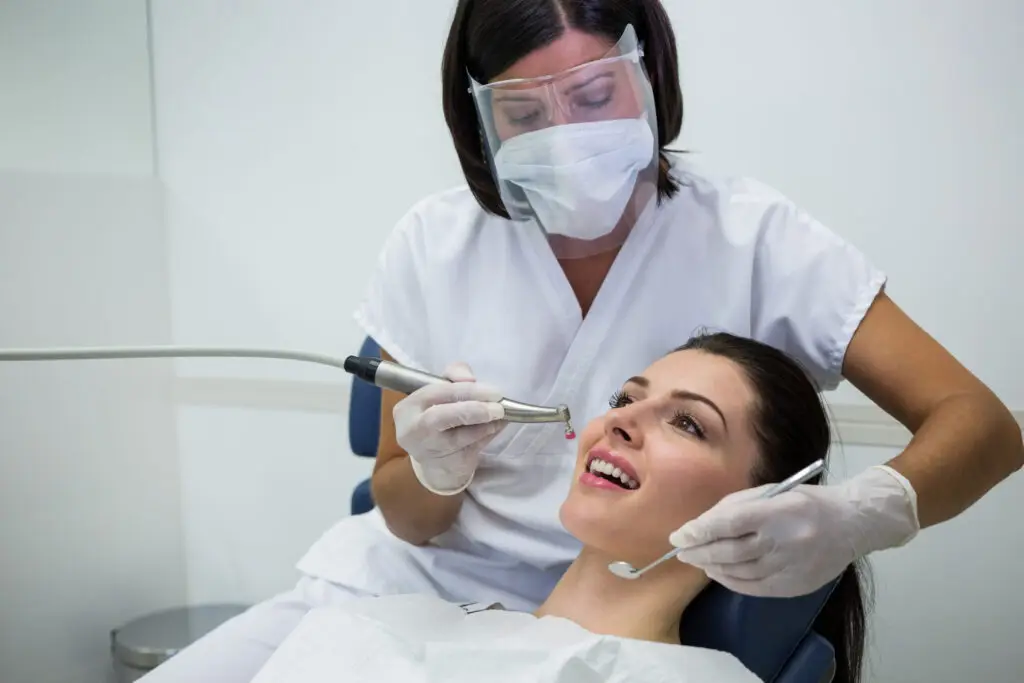 3 Unique Signs of The Best Dental Professional