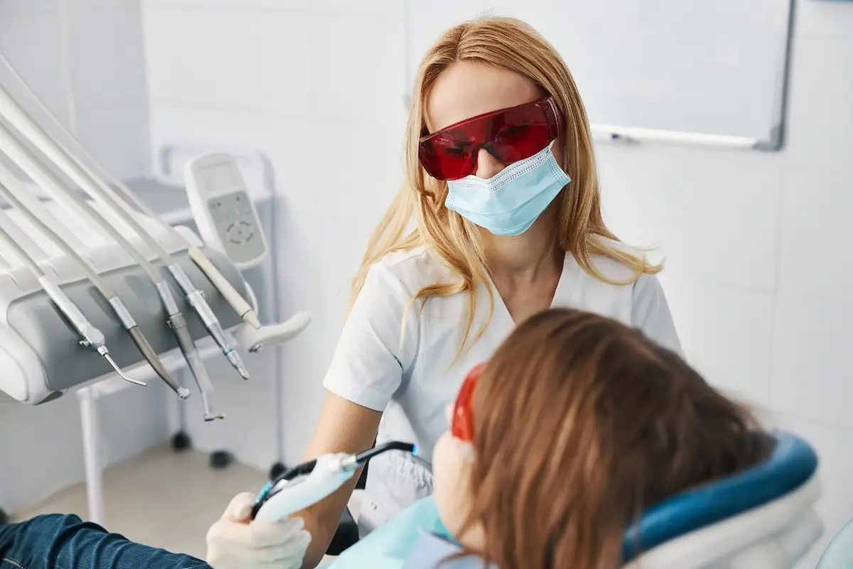Blue Jay Family Dentistry | Can Composite Fillings Fix Cracked or Chipped Teeth?